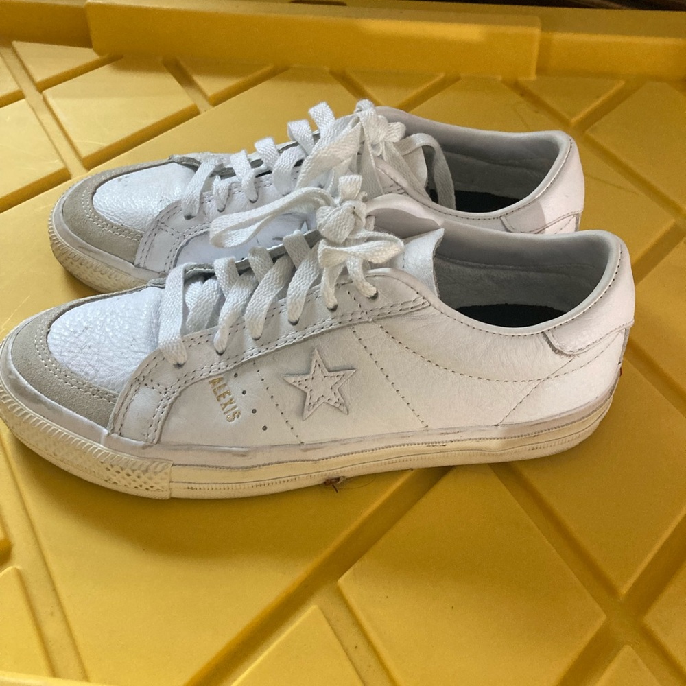 Converse Alexis Sneakers Size 5 Men/ Ladies 6.5